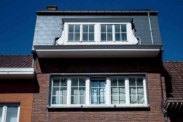 Voorbeeld: een woning met dakkapel, van op straat